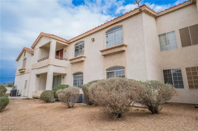 MLS: 2567307 Condo For Sale