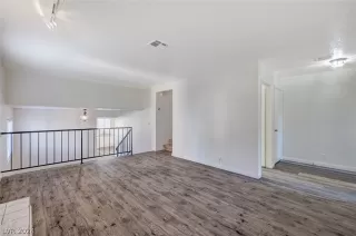 Photo #4: 2567365 Listing