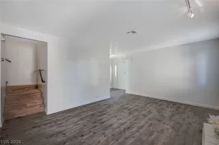 Photo #5: 2567365 Listing