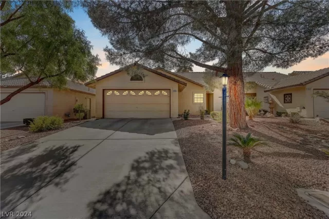 MLS: 2567373 Condo For Sale