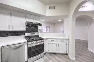 Photo #4: 2567409 Listing