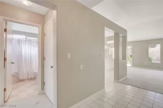 Photo #2: 2567427 Listing