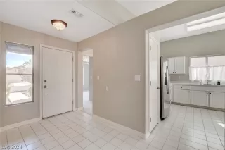 Photo #3: 2567427 Listing