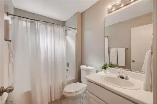 Photo #5: 2567427 Listing