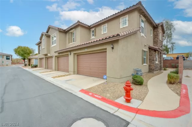 MLS: 2567453 Condo For Sale