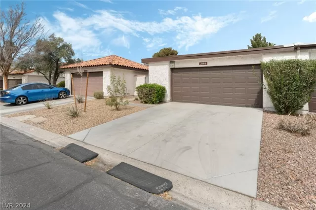 MLS: 2567461 Condo For Sale