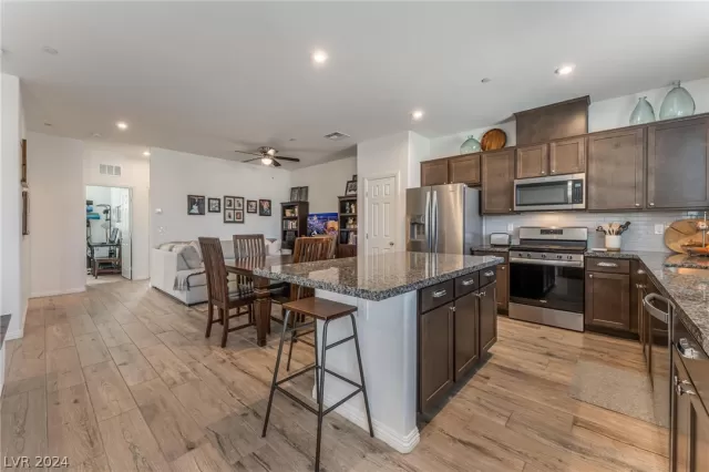 MLS: 2567462 Condo For Sale