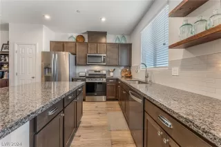 Photo #1: 2567462 Listing 