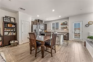 Photo #3: 2567462 Listing 