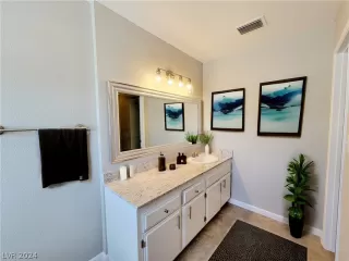 Photo #6: 2567475 Listing