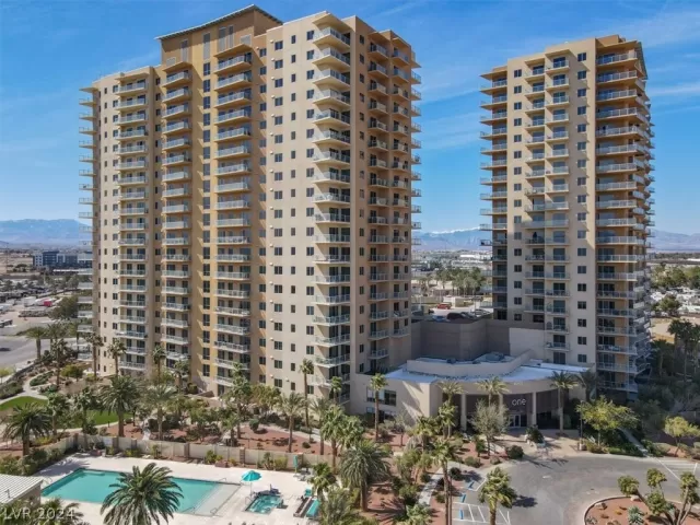 MLS: 2567485 Condo For Sale
