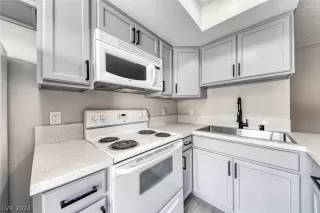 Photo #4: 2567498 Listing