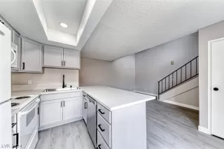 Photo #5: 2567498 Listing