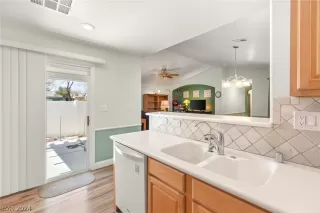 Photo #3: 2567512 Listing