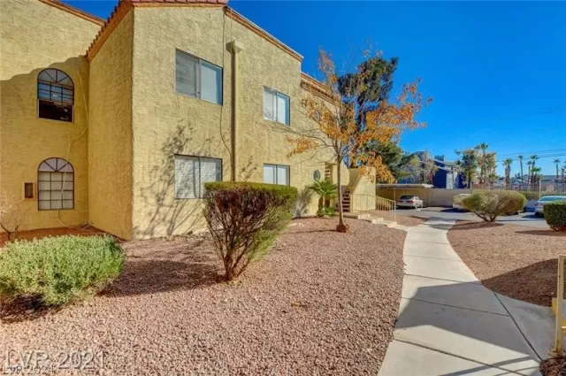 MLS: 2567518 Condo For Sale