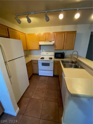 Photo #6: 2567518 Listing 