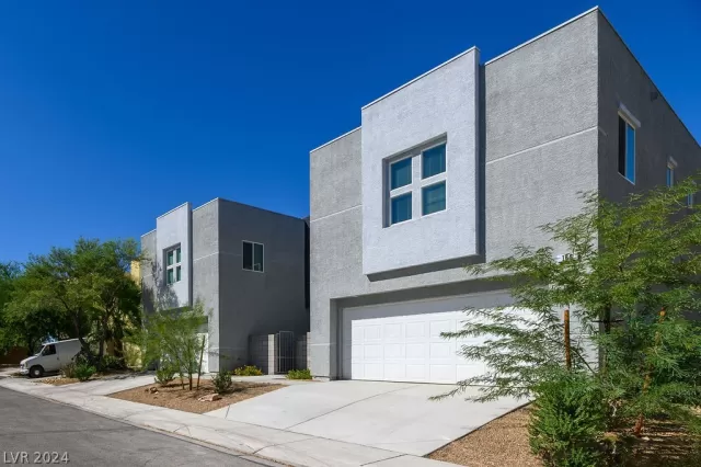 MLS: 2567544 Condo For Sale