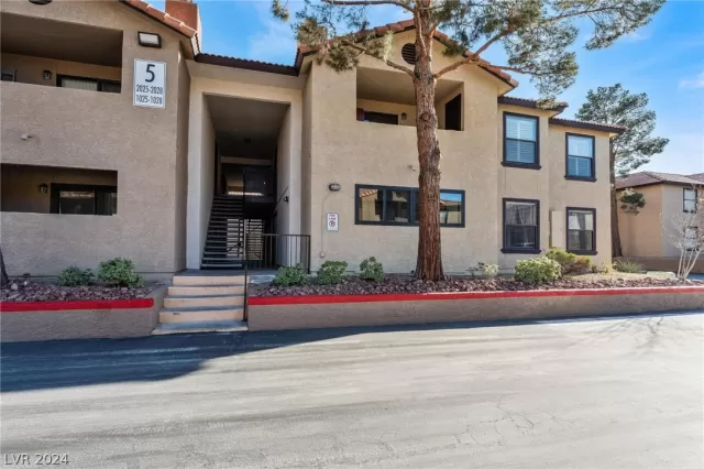 MLS: 2567551 Condo For Sale