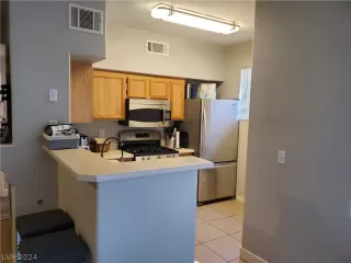 Photo #5: 2567606 Listing 