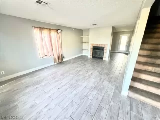 Photo #2: 2567615 Listing