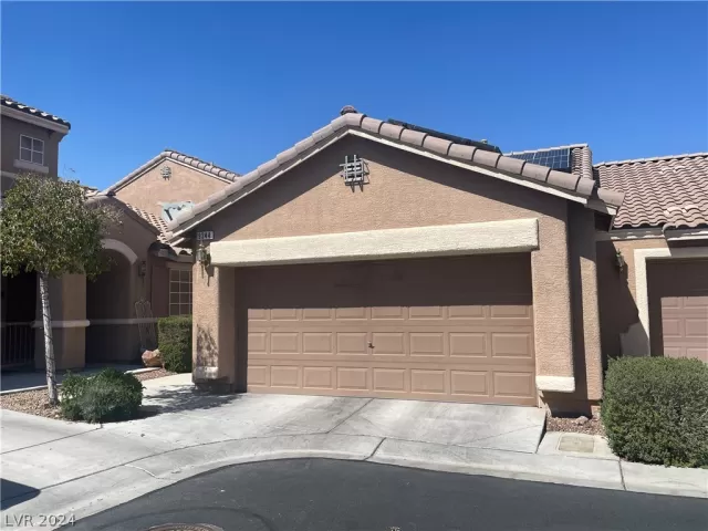 MLS: 2567624 Condo For Sale