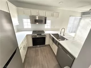 Photo #3: 2567663 Listing 