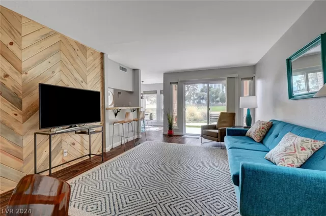 MLS: 2567704 Condo For Sale
