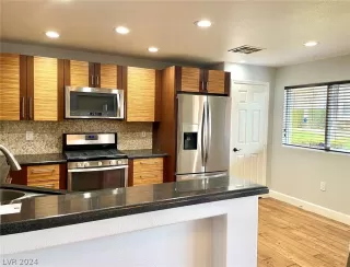 Photo #1: 2567794 Listing 