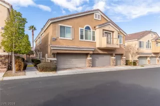 Photo #3: 2567795 Listing