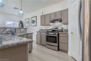 Photo #4: 2567827 Listing 