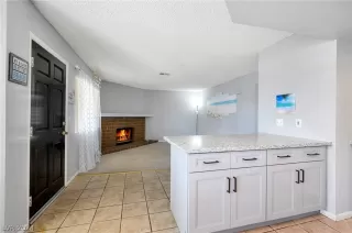 Photo #2: 2567829 Listing