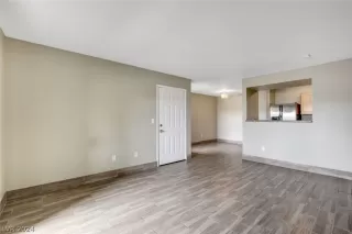 Photo #5: 2567836 Listing 