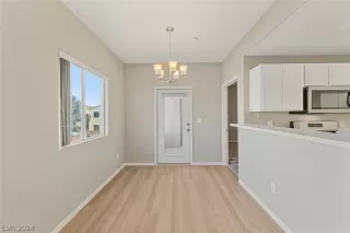 Photo #6: 2567885 Listing