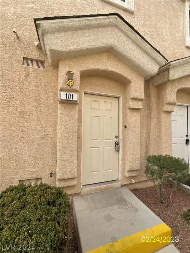 MLS: 2567935 Condo For Sale