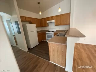 Photo #4: 2567935 Listing