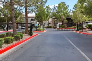 Photo #1: 2567941 Listing