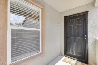 Photo #2: 2567941 Listing