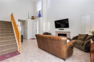 Photo #2: 2567955 Listing