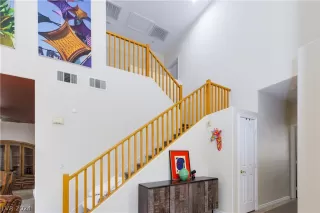 Photo #3: 2567955 Listing