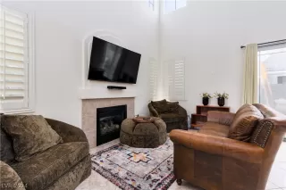 Photo #4: 2567955 Listing