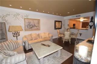 Photo #1: 2567957 Listing