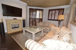 Photo #6: 2567957 Listing