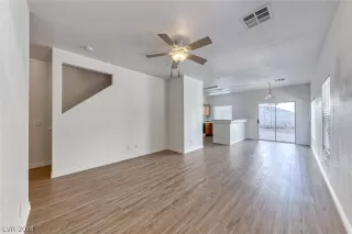 Photo #4: 2567959 Listing