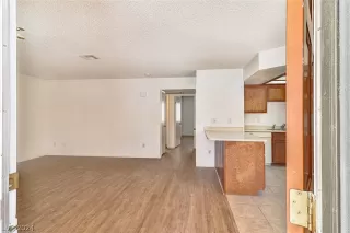 Photo #5: 2567966 Listing