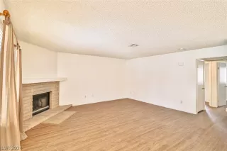 Photo #6: 2567966 Listing