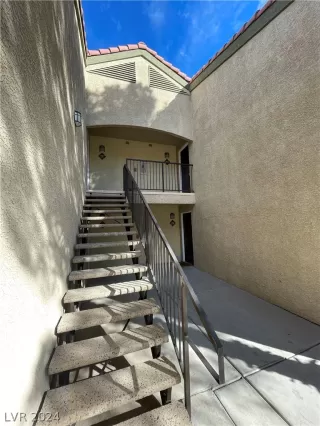 Photo #2: 2567971 Listing 