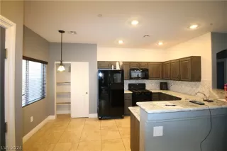 Photo #2: 2567998 Listing