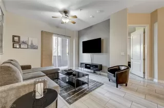 Photo #3: 2568017 Listing