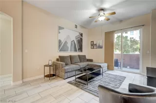 Photo #5: 2568017 Listing