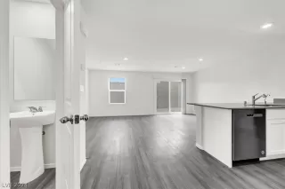 Photo #2: 2568029 Listing 